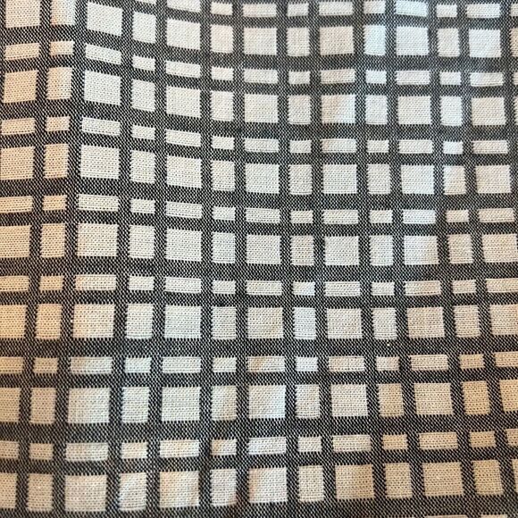 The Limited Gray & White Plaid Cropped Ankle Pants - Size 8 - Picture 3 of 8